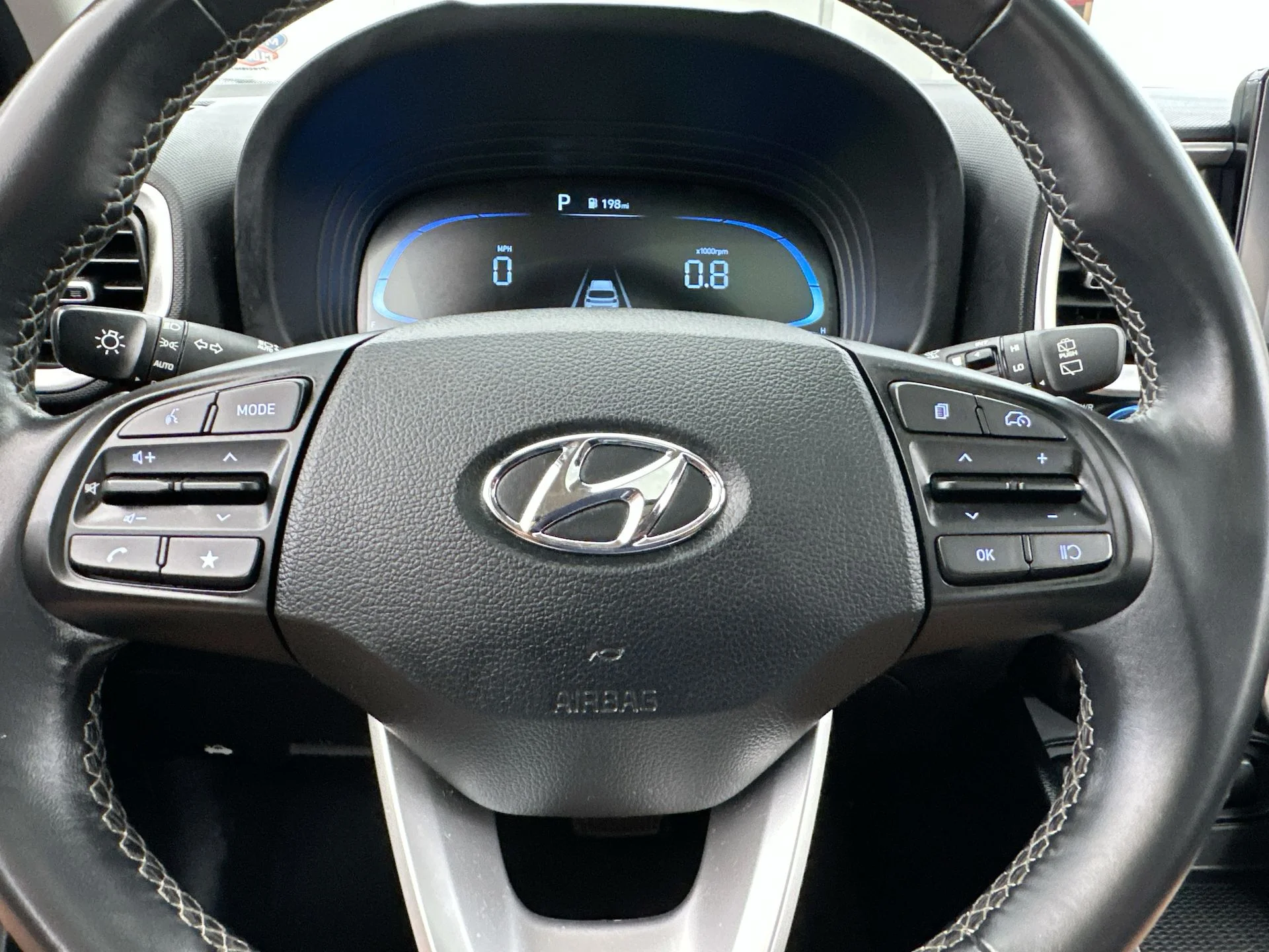 Used 2025 White Hyundai SEL image 28