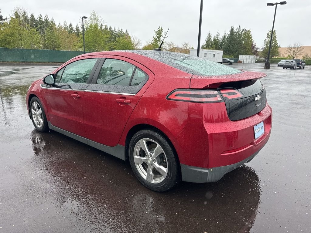 Used 2012 Crystal Red Tintcoat Chevrolet Base image 4