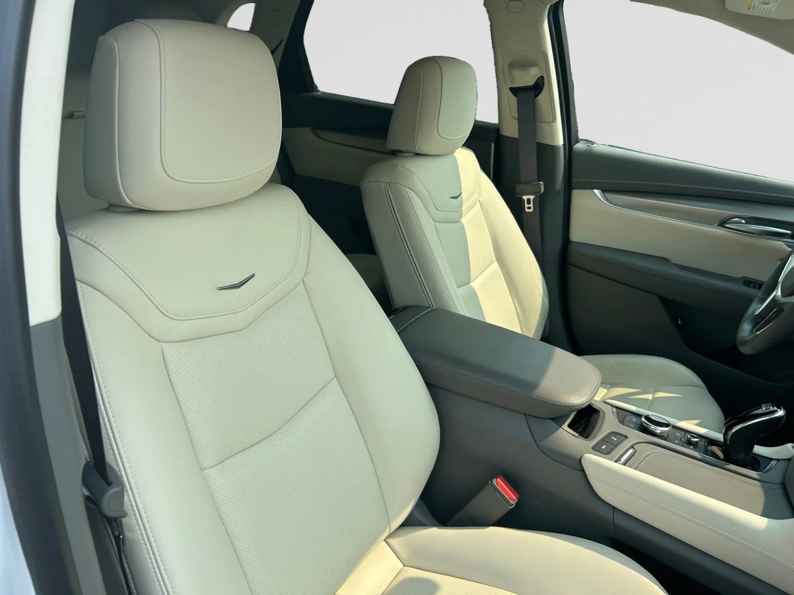 Certified Used 2025 White Cadillac AWD Premium Luxury Leather Sunroof Navigation V6 image 12