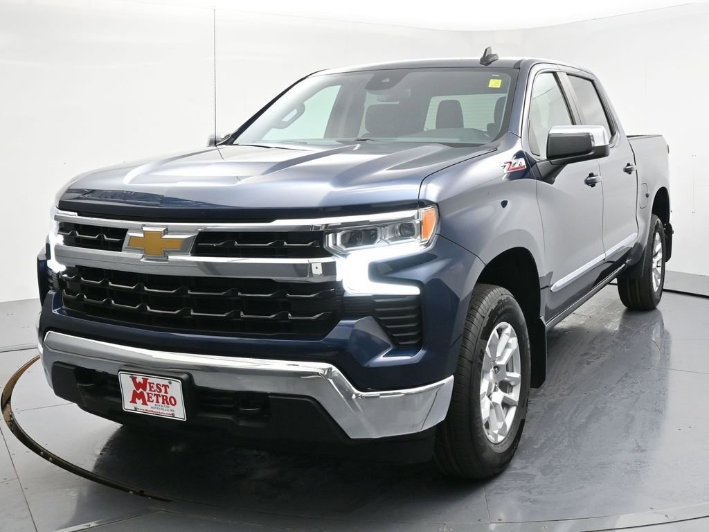 Used 2022 Chevrolet Silverado 1500 LT with VIN 1GCUDDED7NZ606505 for sale in Monticello, Minnesota