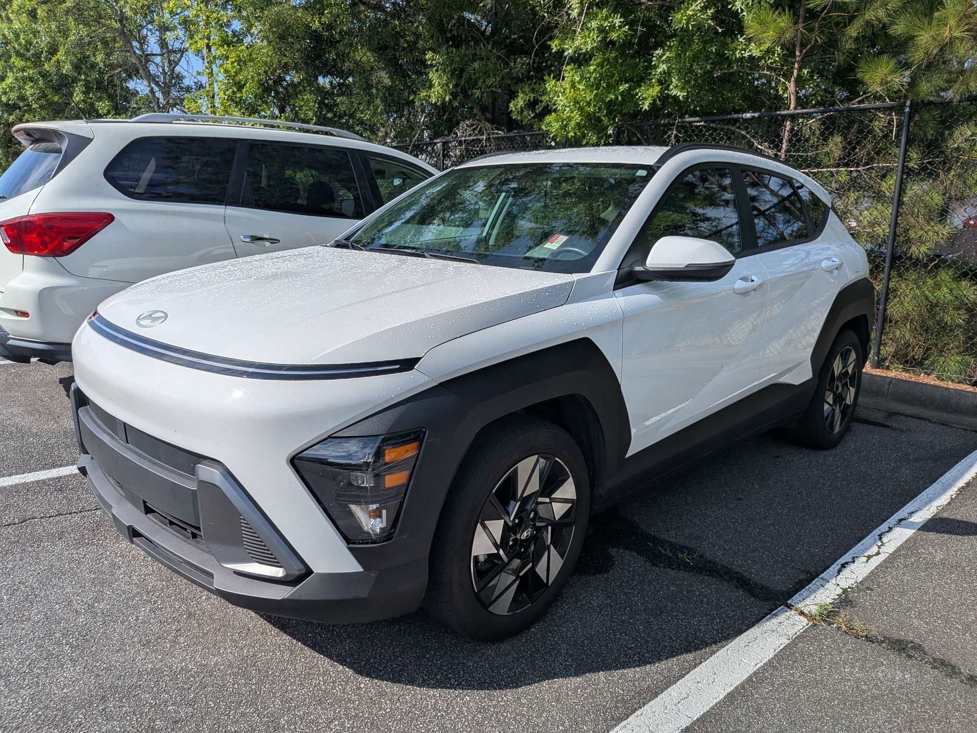 Used 2024 White Hyundai SEL image 4