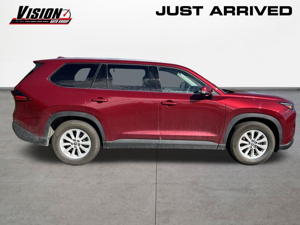 Used 2025  Toyota XLE image 6