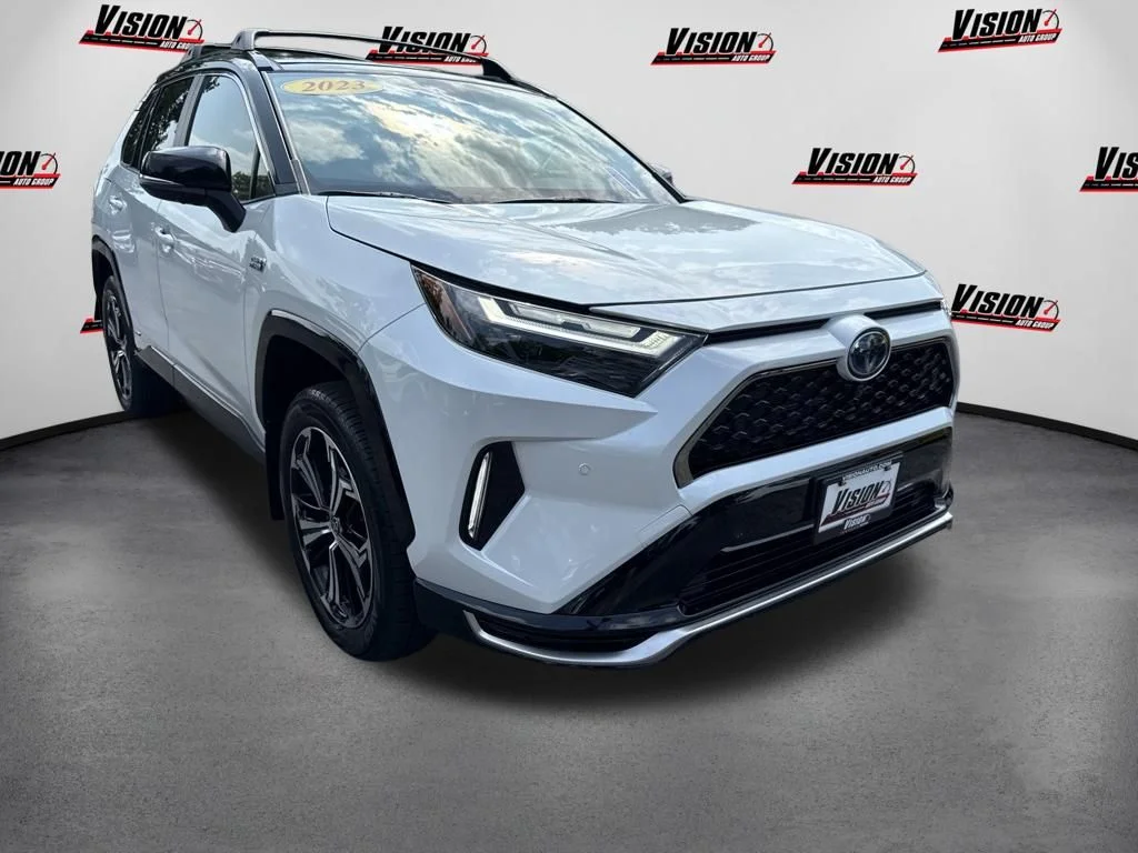 Used 2023 White Toyota XSE image 3