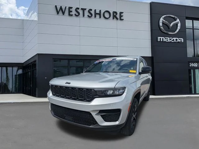 Used 2025 Silver Jeep Altitude image 6