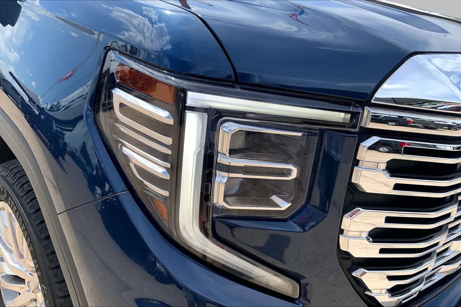 Used 2022 Pacific Blue Metallic GMC Denali image 27