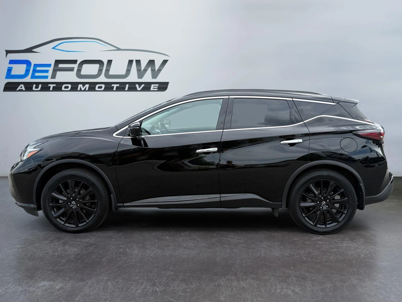 Used 2023 Super Black Nissan SL image 6