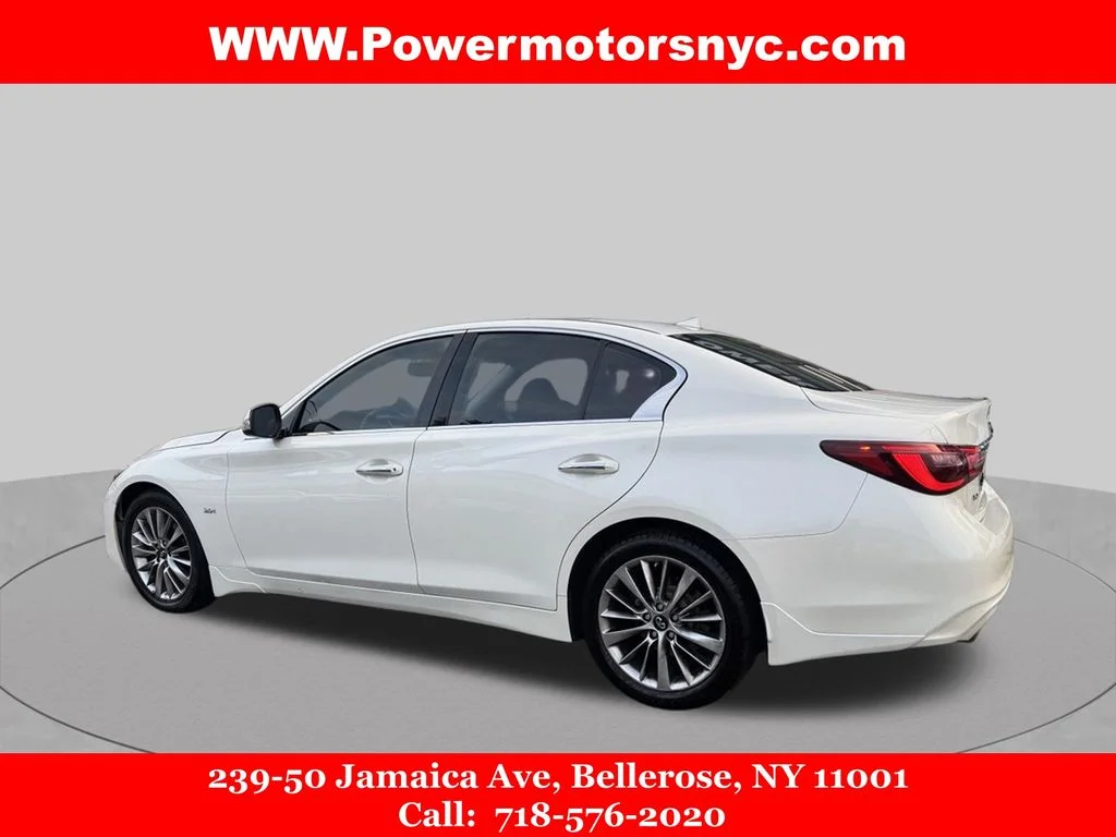 Used 2018 White INFINITI 3.0t LUXE image 3