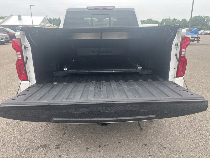 Used 2023 Beige Chevrolet High Country image 10