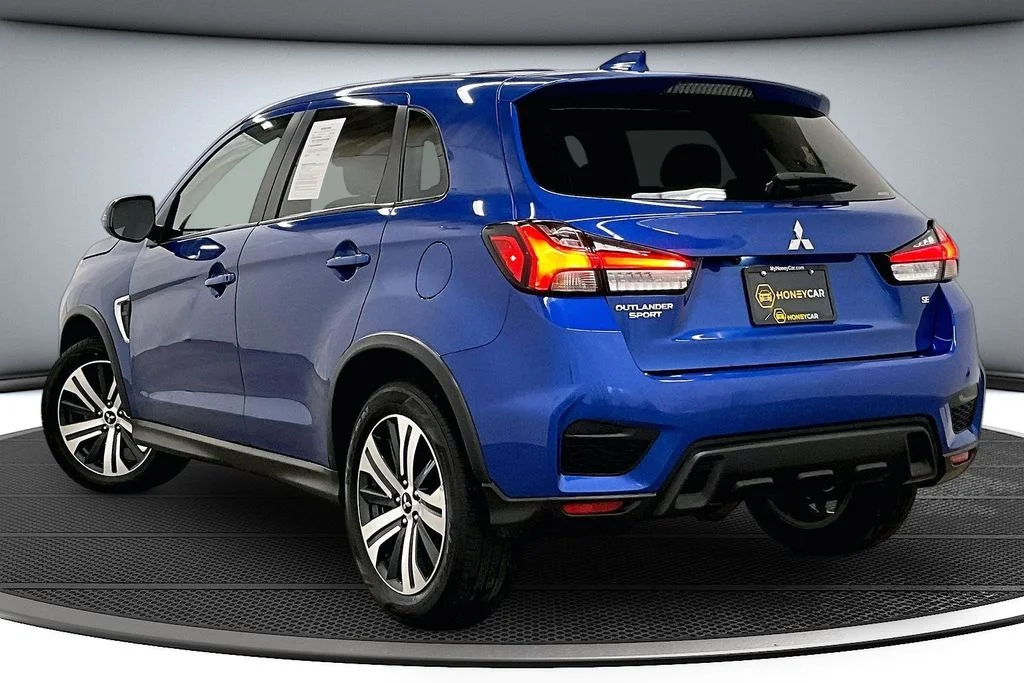 Used 2024 Blue Mitsubishi 2.0 SE image 4