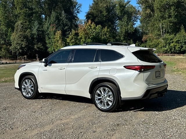 Used 2021 Blizzard Pearl Toyota Limited image 6