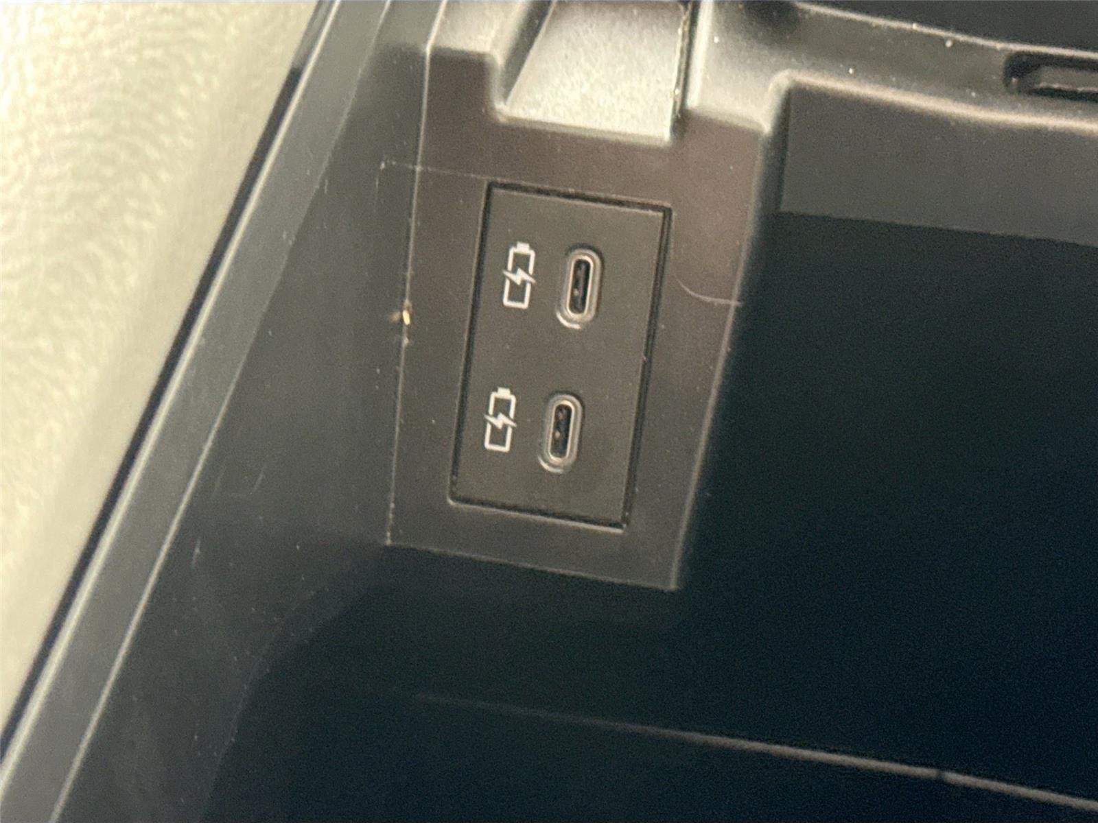 Used 2026 Wind Chill Pearl Toyota XLE 8-Passenger image 36