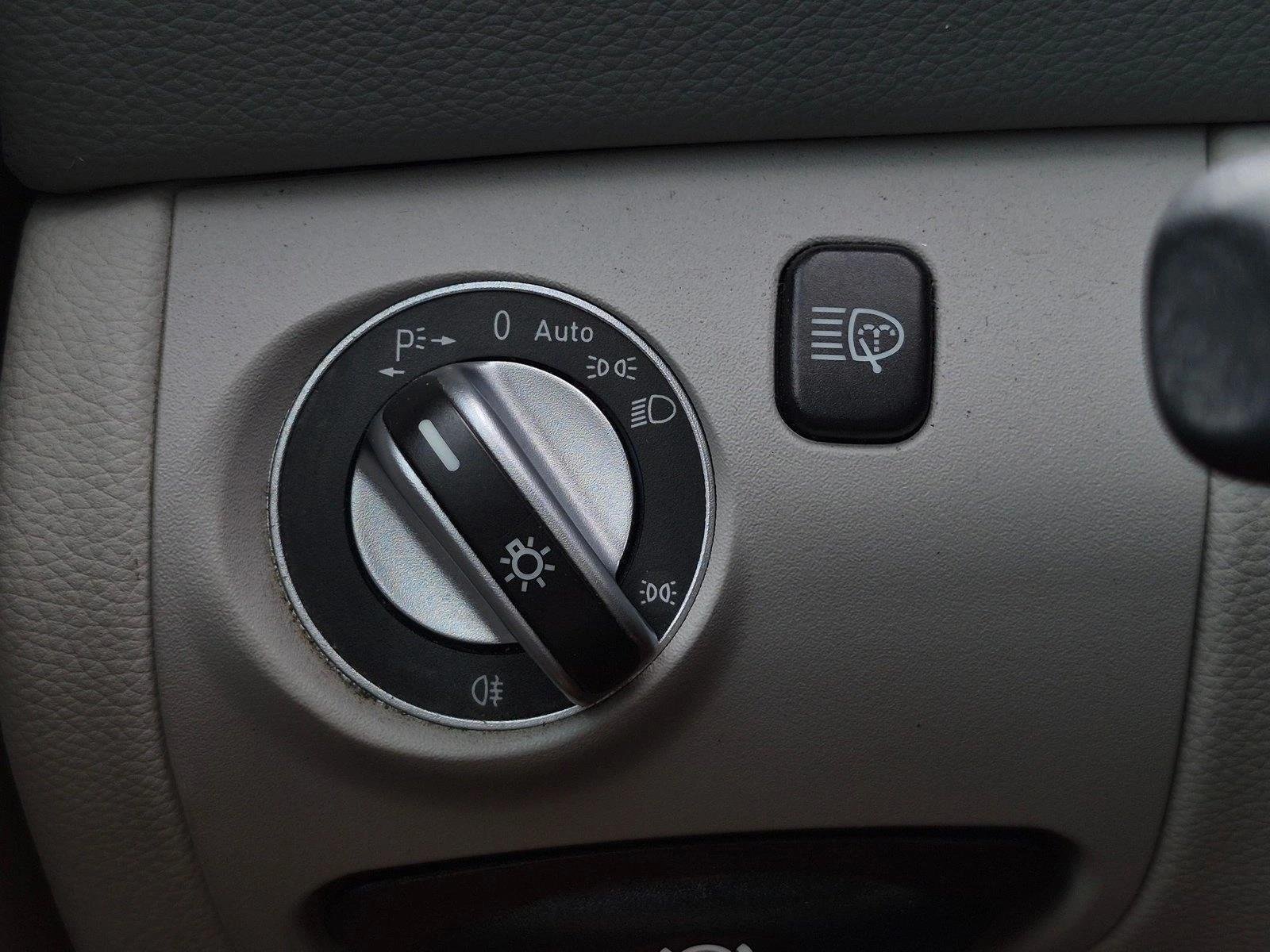Used 2009 Capri Blue Metallic Mercedes-Benz V8 image 13