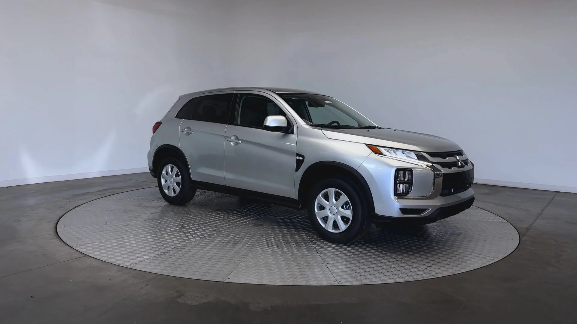 New 2026 Alloy Silver Metallic Mitsubishi S image 2