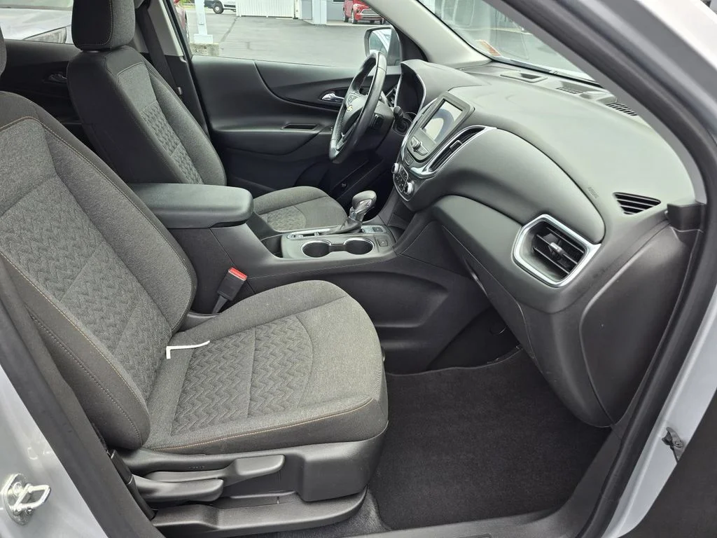 Used 2022 Silver Ice Metallic Chevrolet LT image 21