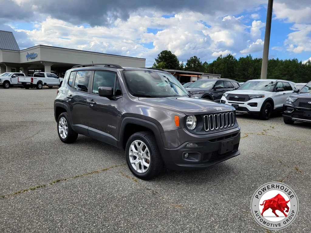 Used 2017 Gray Jeep Latitude image 10