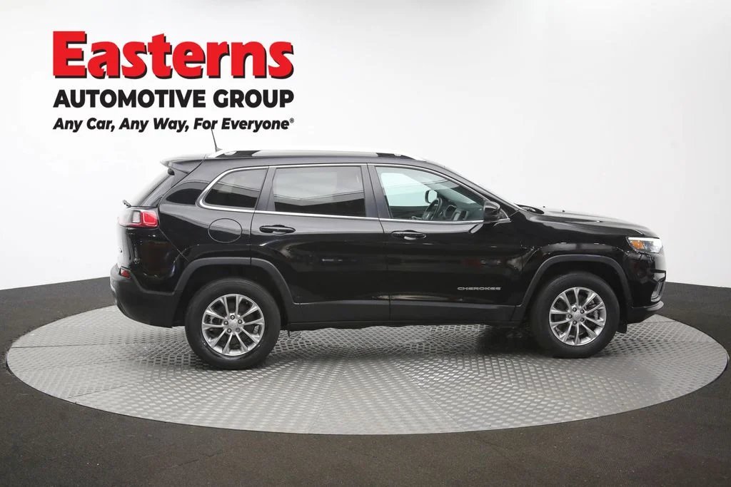 Used 2021 Black Jeep Latitude Plus image 44