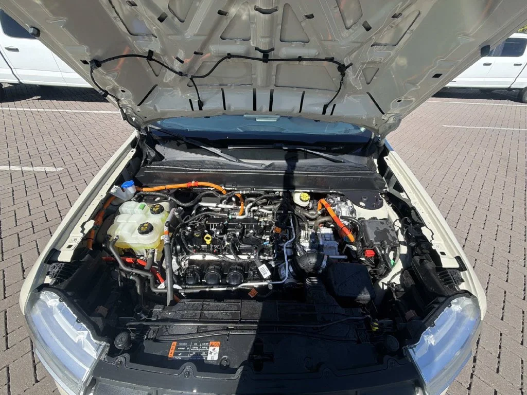 Used 2024  Ford Lariat image 9
