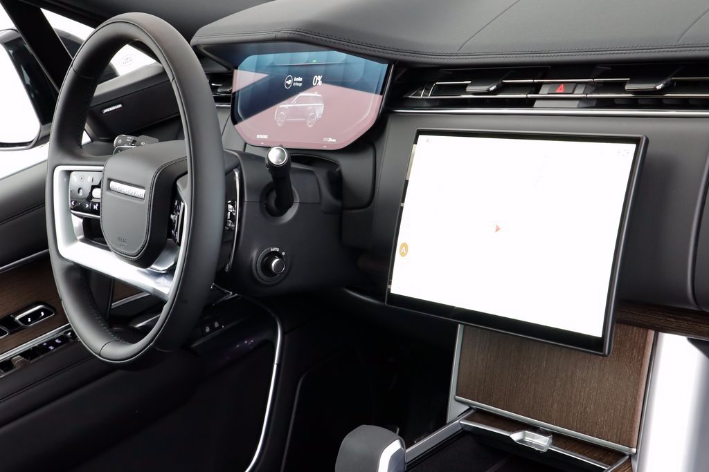 New 2025 Fuji White LAND ROVER SE PHEV image 22
