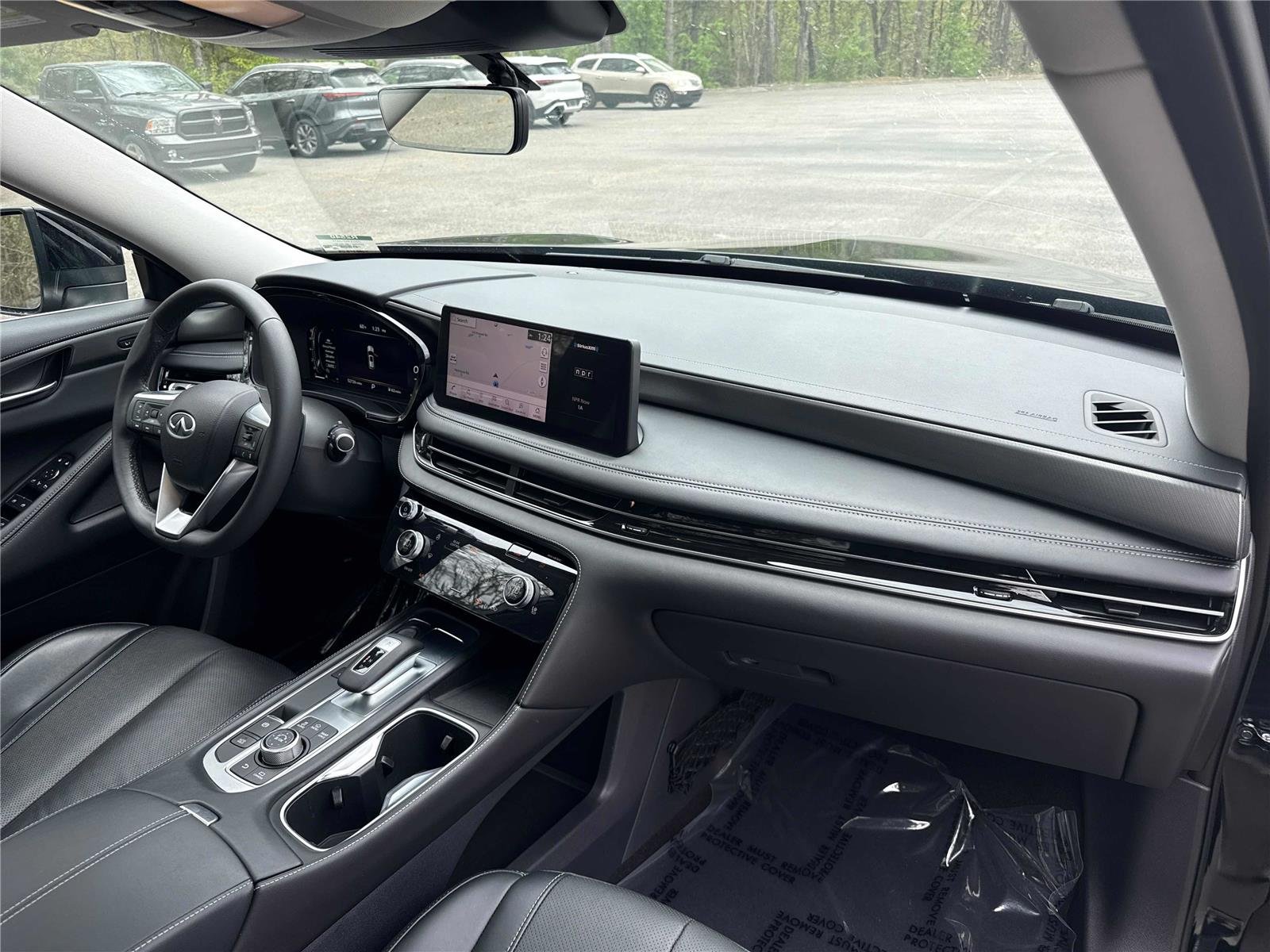 Used 2023 Mineral Black INFINITI LUXE image 28