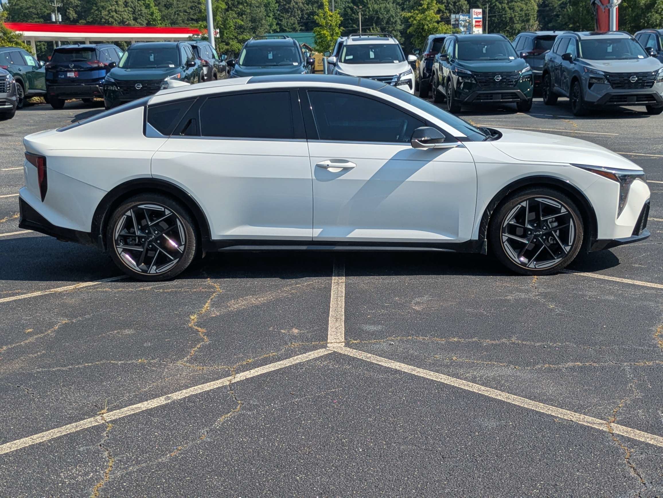 Used 2025 White Kia GT-Line image 2