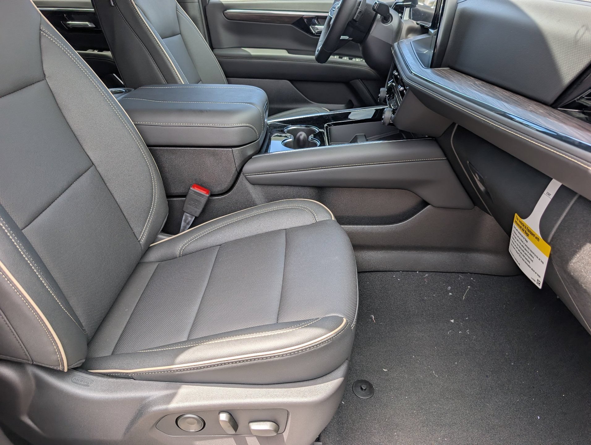 2026 Chevrolet Suburban Premier - Photo 12
