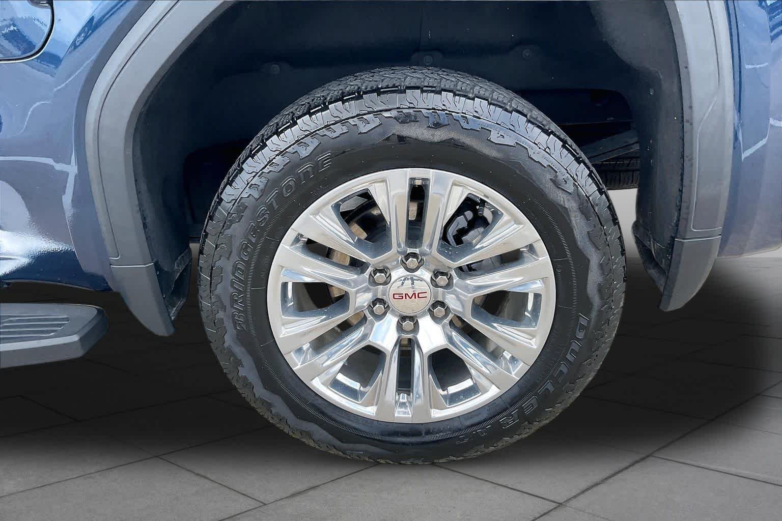 Used 2023 PACIFIC BLUE METALLIC GMC SLT image 11