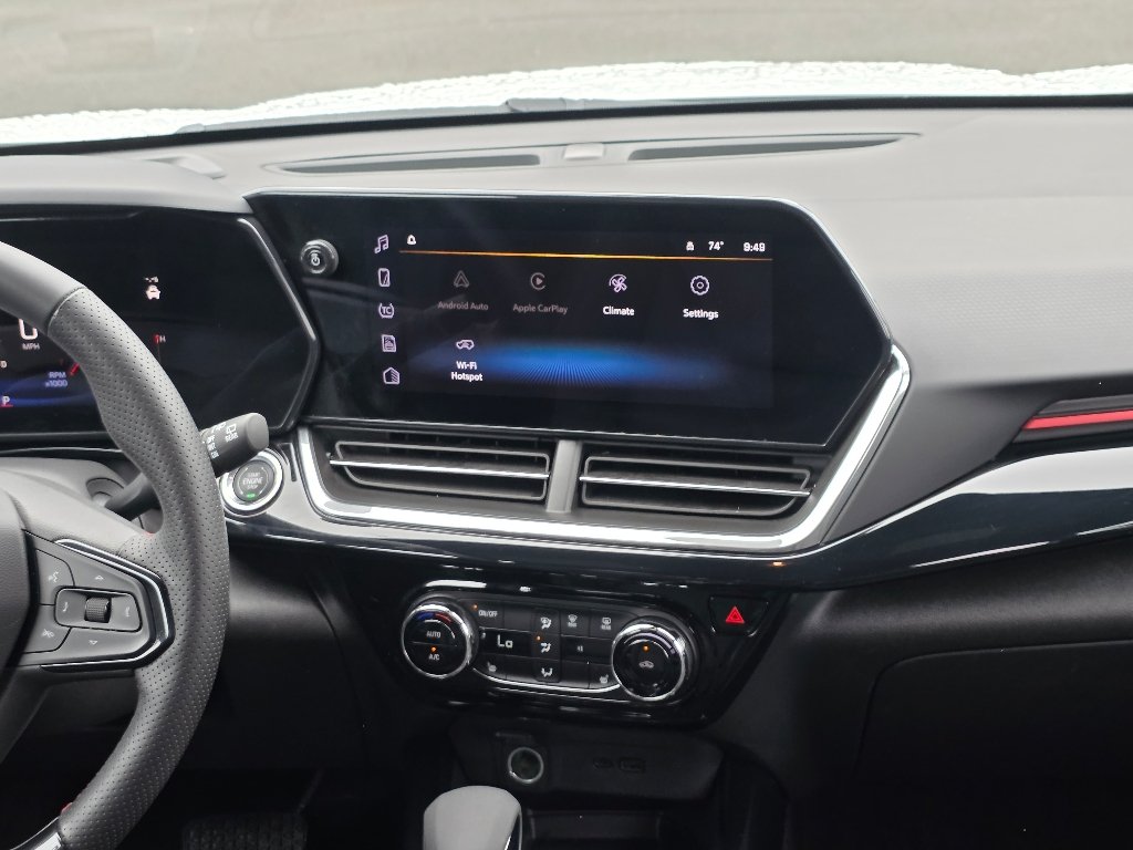 Used 2025 Summit White Chevrolet 2RS image 3