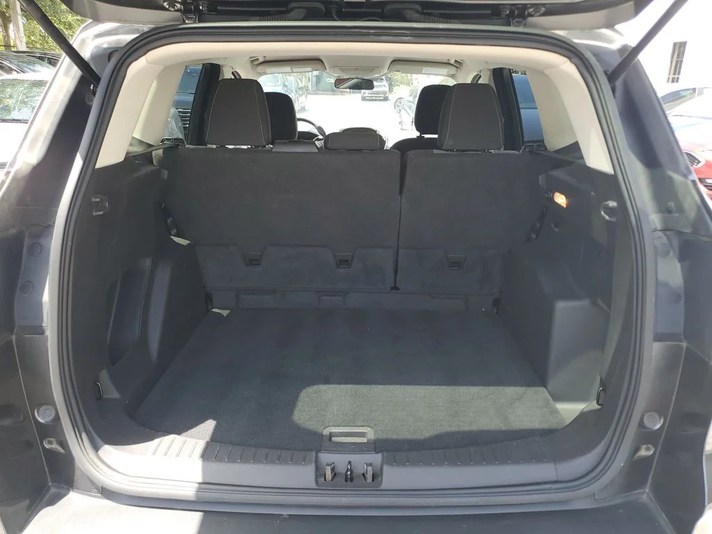 Used 2018 Gray Ford SE image 9