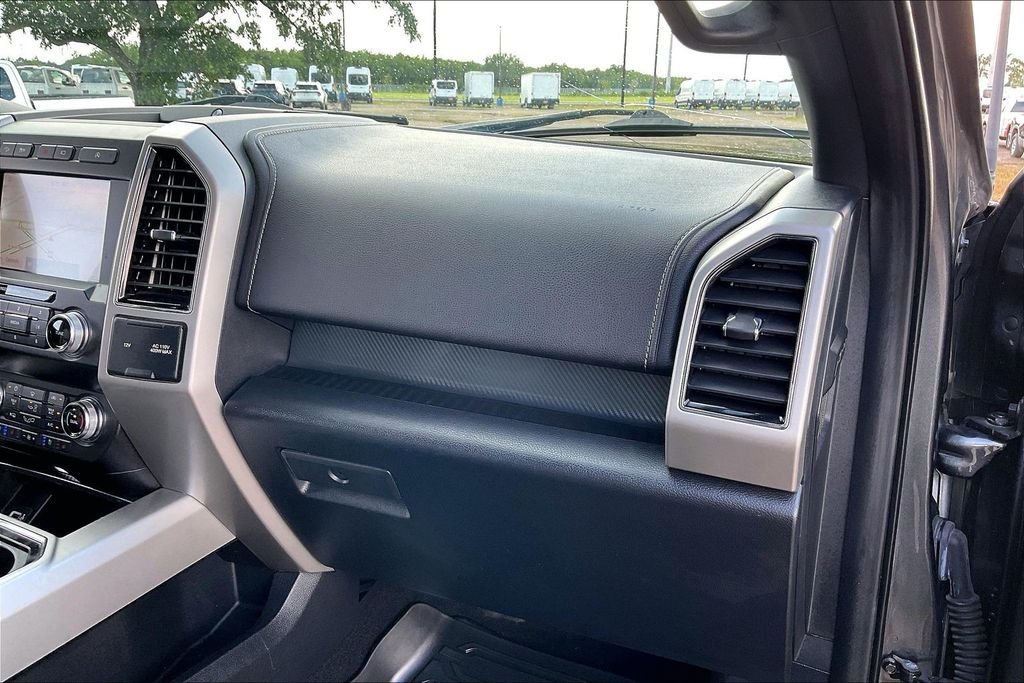 Used 2020 Magnetic Metallic Ford Lariat image 23