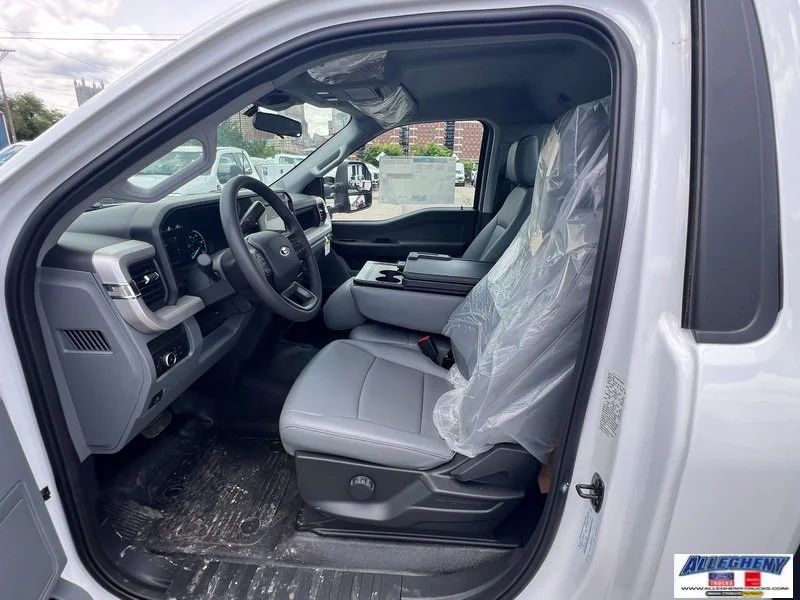 2025 Ford F-600 Super Duty Chassis Cab XL - Photo 18