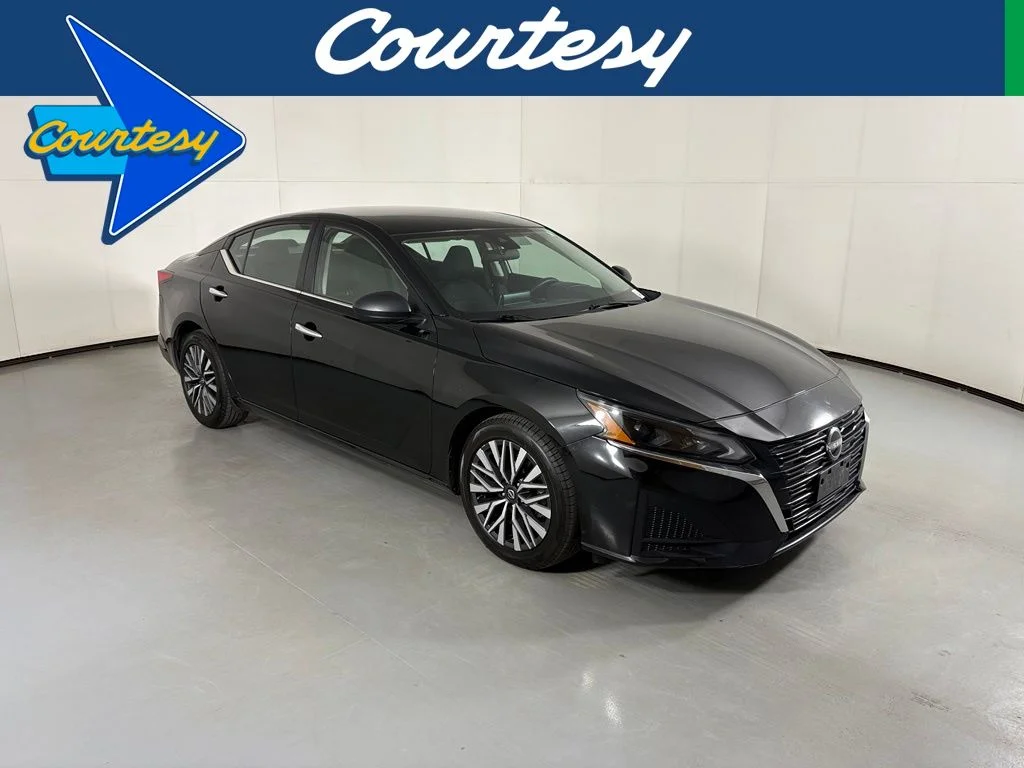 Used 2024 Black Nissan 2.5 SV image 1