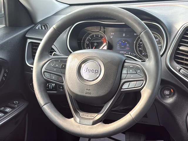 Used 2021 White Jeep Trailhawk image 22