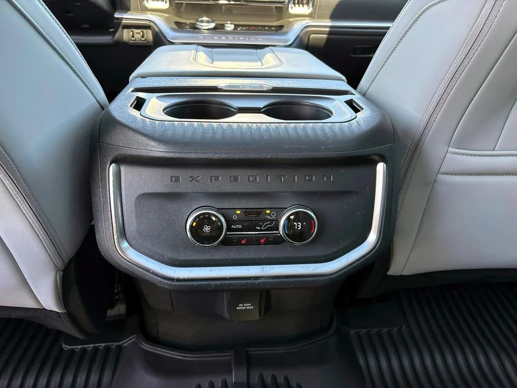 Used 2025 White Metallic Ford Platinum image 13