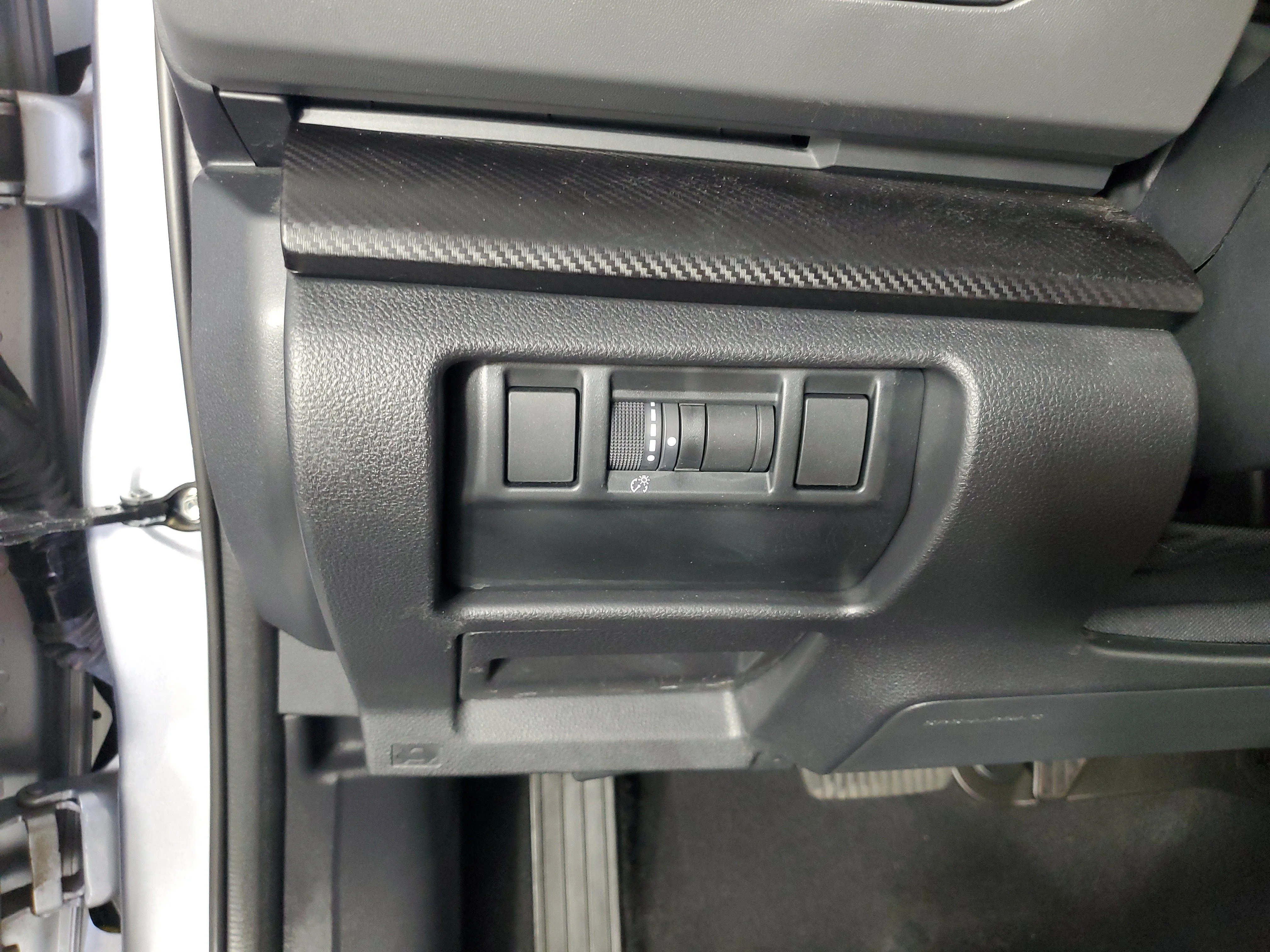 Certified Used 2025 Ice Silver Metallic Subaru Premium image 27