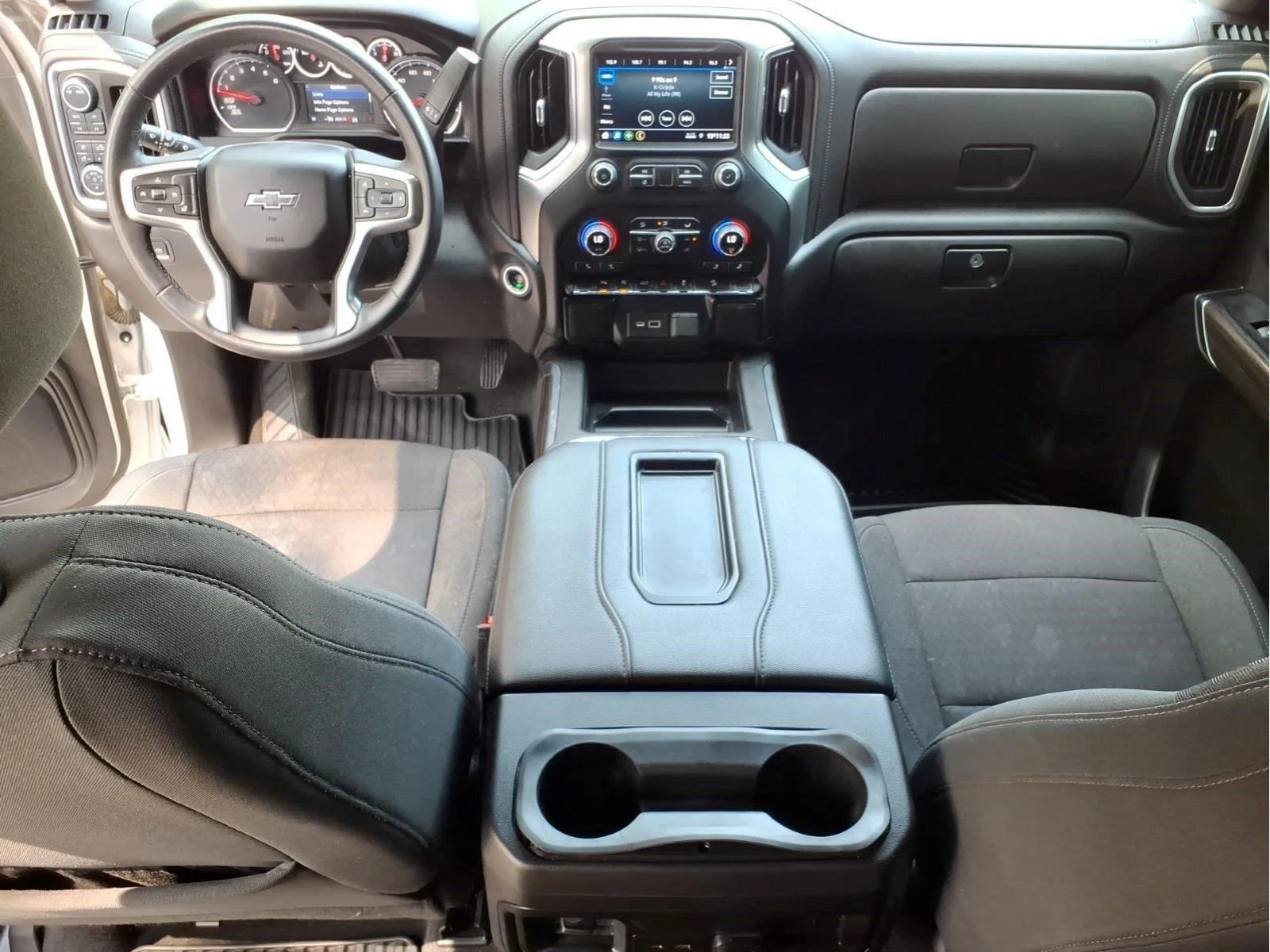 Used 2022 SUMMIT WHITE Chevrolet RST image 12