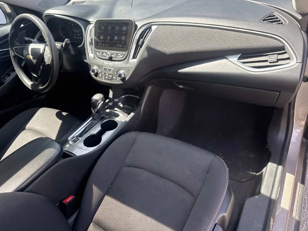 Used 2023 Gray Chevrolet LT image 25