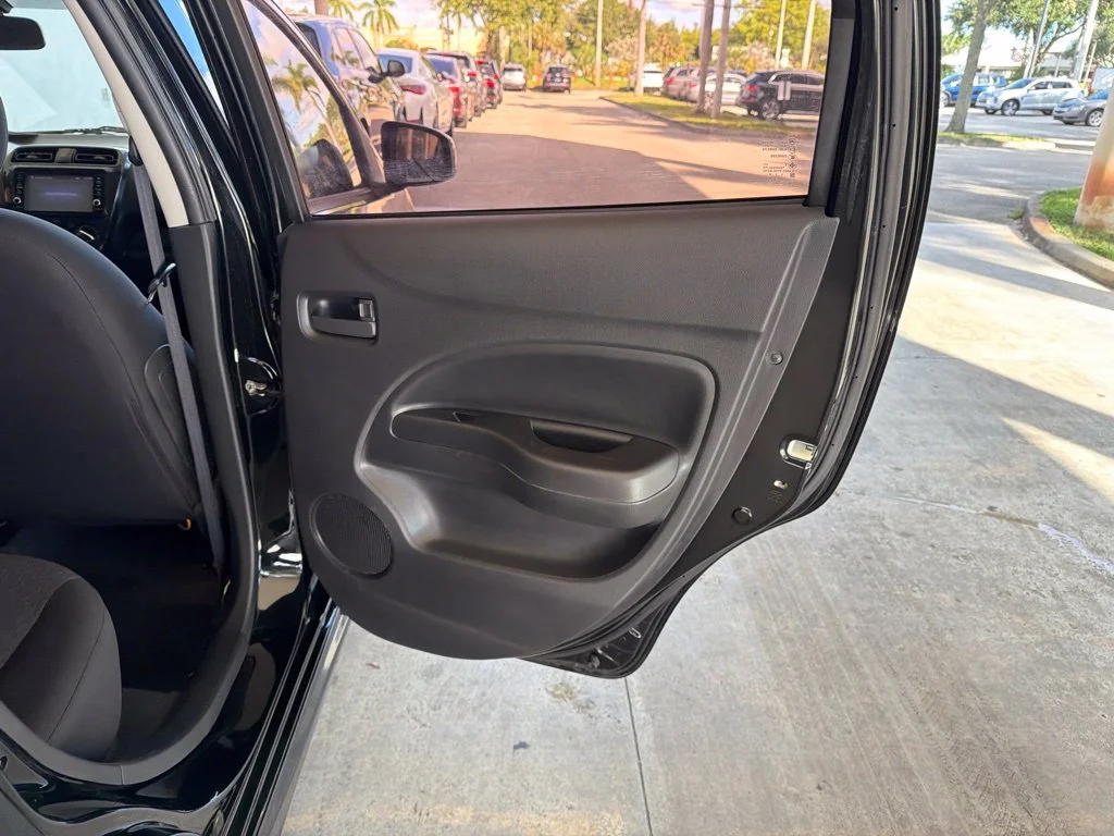 Used 2018 Black Mitsubishi ES image 24