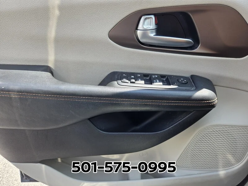 Used 2017 Crystal Metallic CHRYSLER TOURING FWD image 29