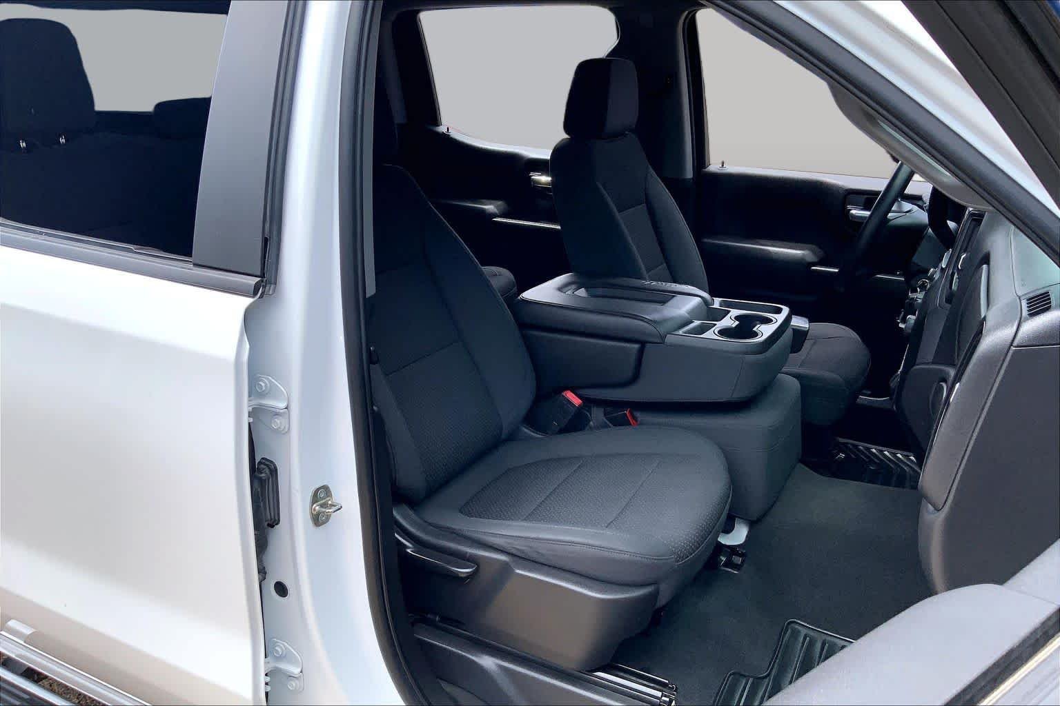 Used 2020 Summit White Chevrolet Custom image 8