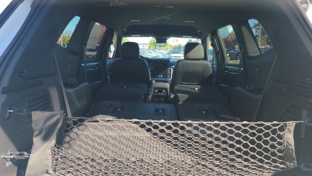 New 2027 Summit White GMC Elevation image 29