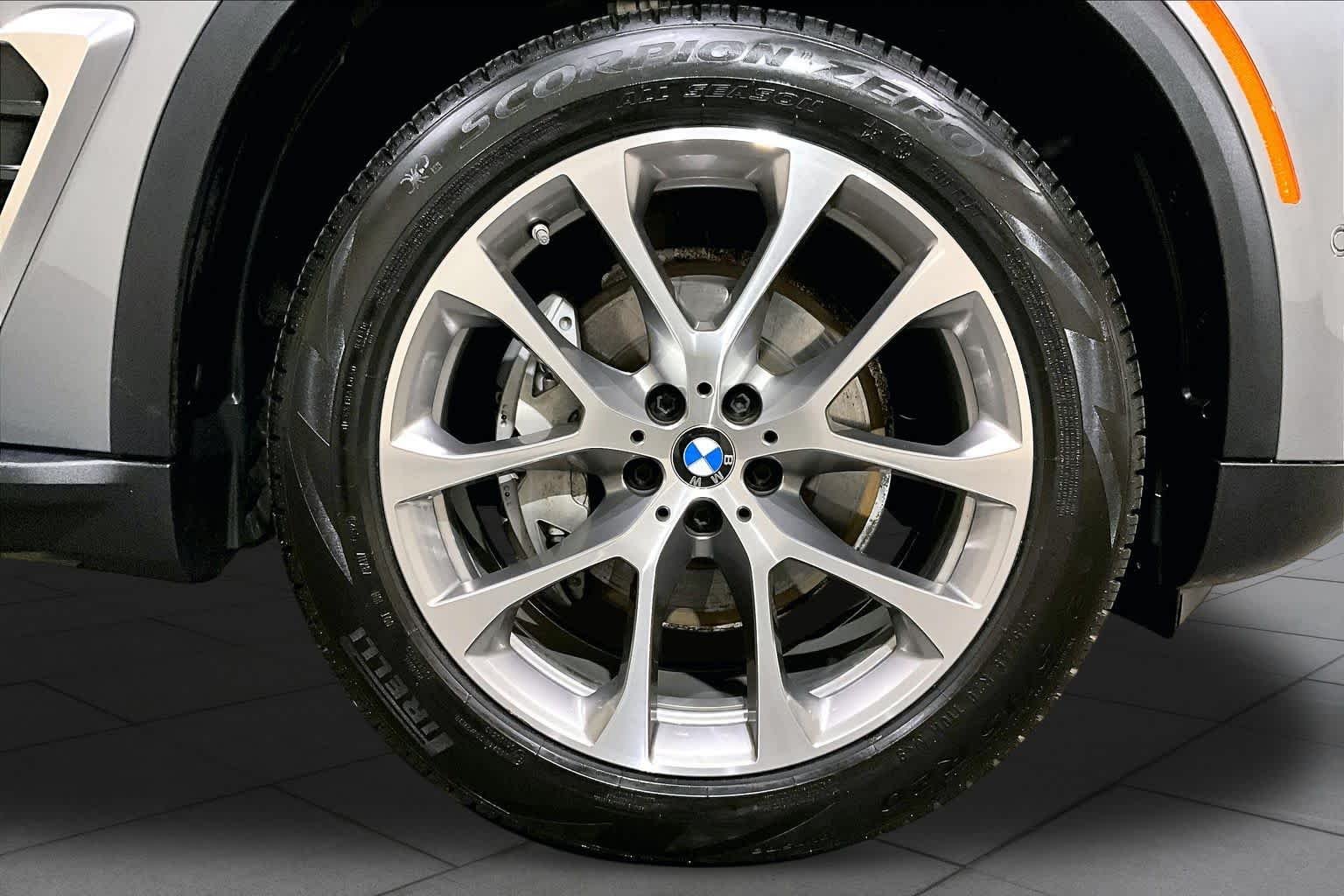 Certified Used 2026 GREY BMW xDrive40i image 10