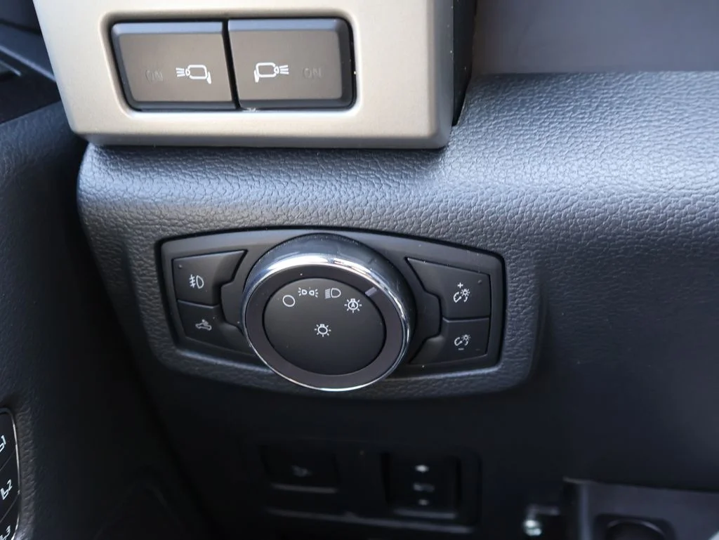 Certified Used 2022 Gray Metallic Ford Lariat image 32