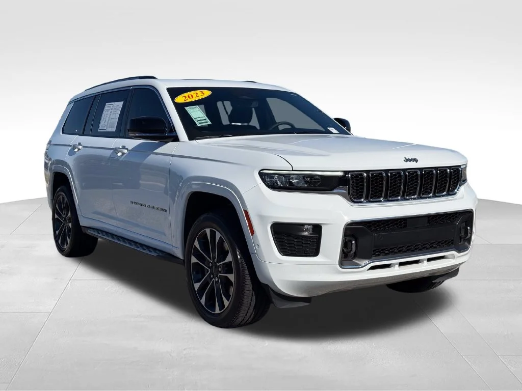 Used 2023 White Jeep Overland image 31