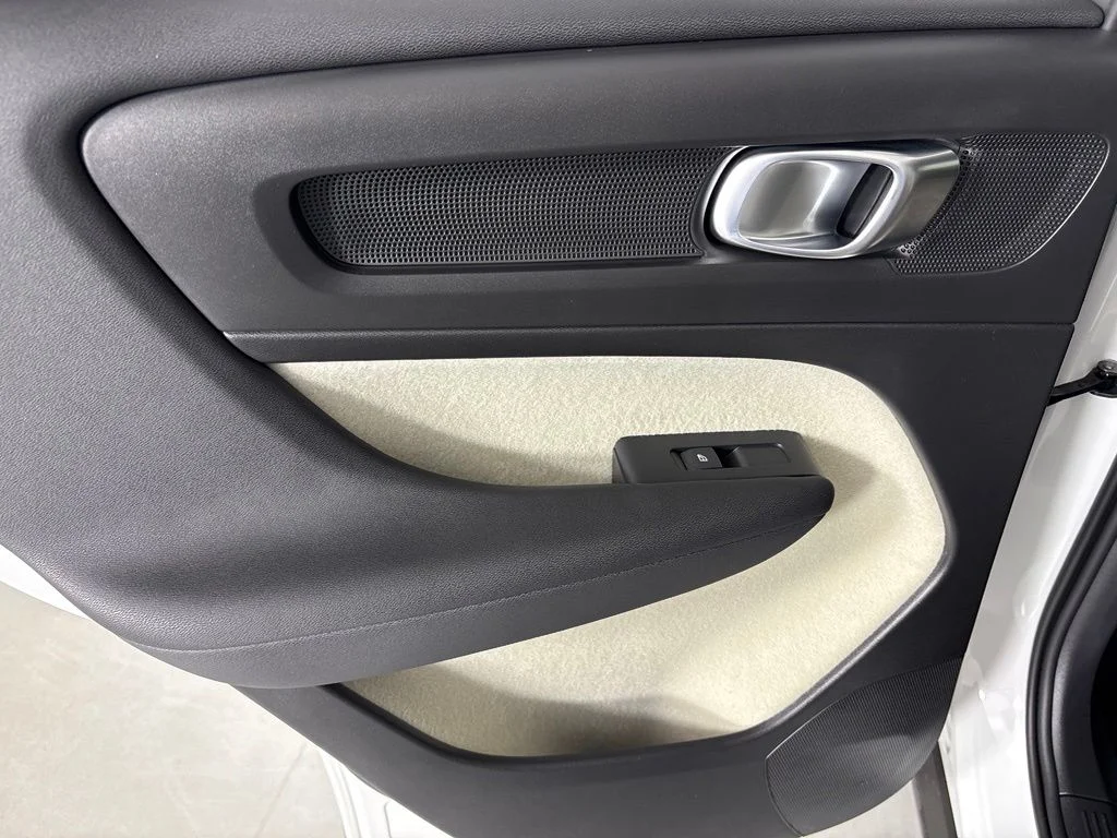 New 2026 Crystal White Volvo Plus image 35