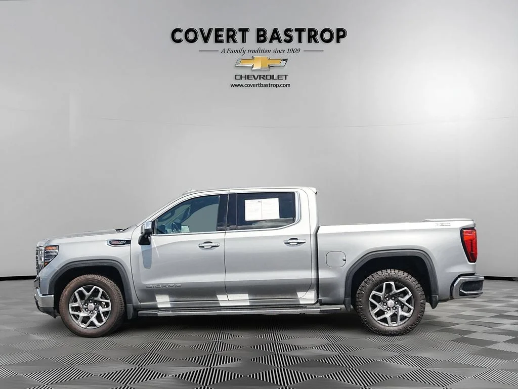 Used 2023 Silver GMC SLT image 3
