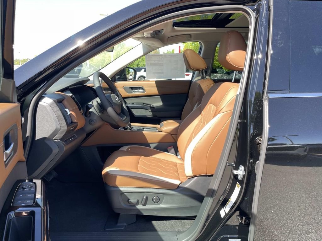 New 2026 Super Black Nissan Platinum image 14