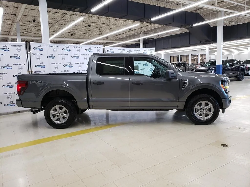 New 2026 Carbonized Gray Metallic Ford XLT image 5