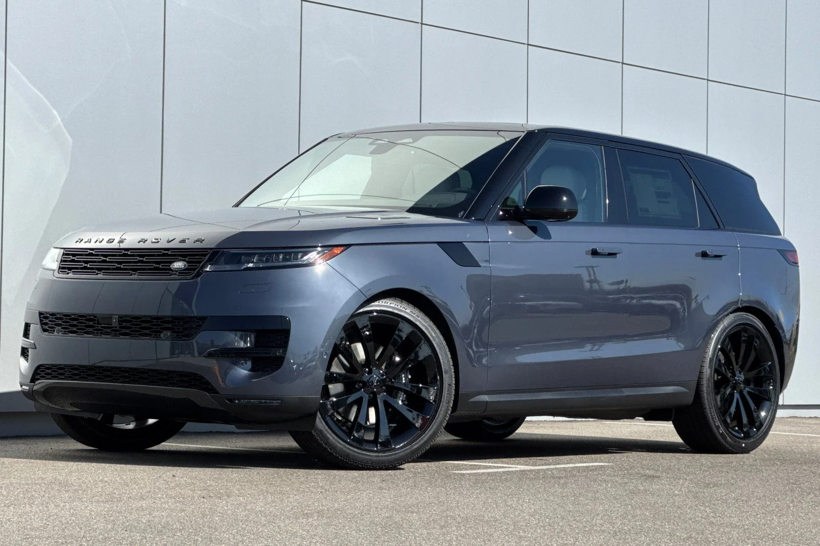 2026 Land Rover Range Rover Sport P360 SE MHEV's photo