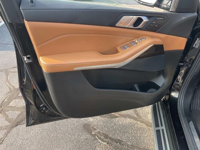 Used 2021 Jet Black BMW xDrive40i image 20