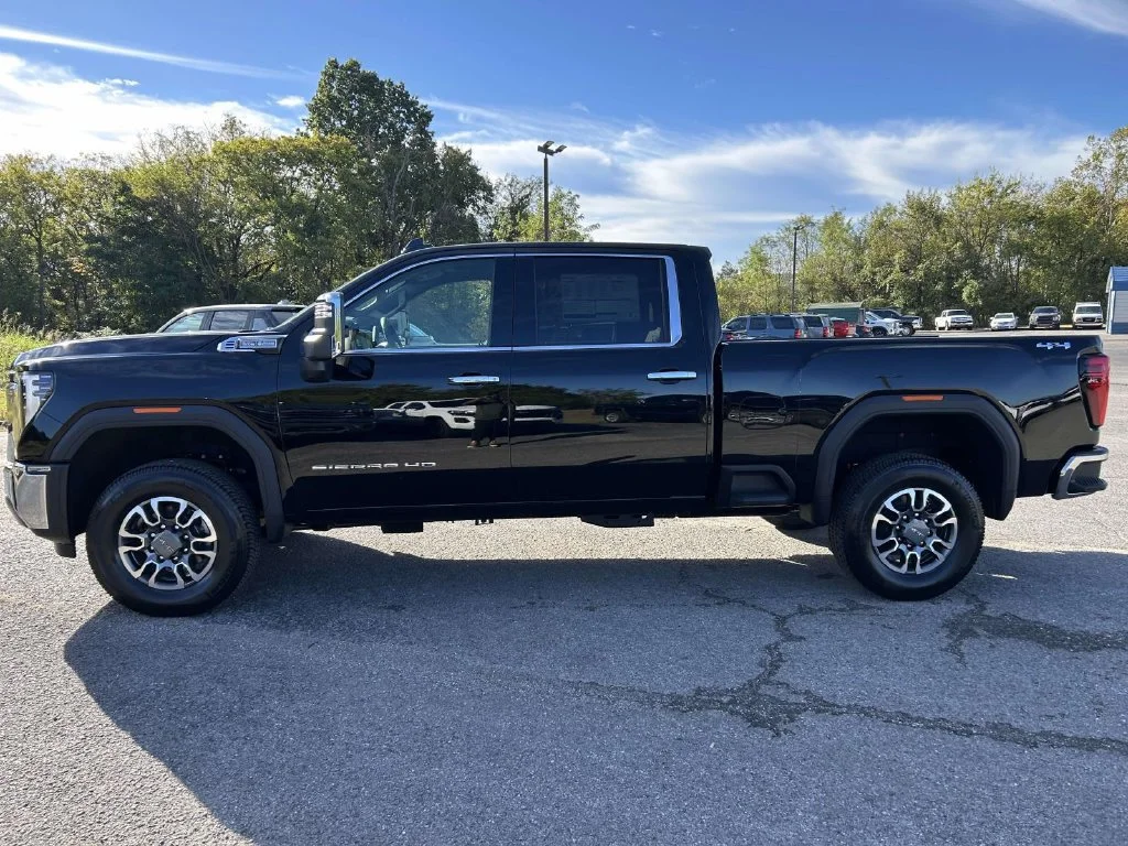 New 2026 Onyx Black GMC SLT image 7